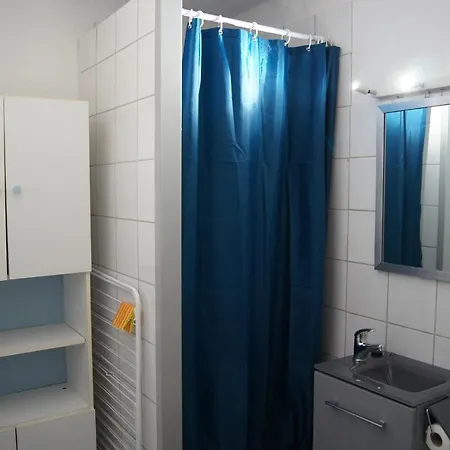 Les Locations De Lara Ii - T2 Lit Double&clic-clac Balcon Piscine Parking Privatif Appartement