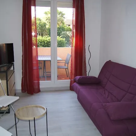 Les Locations De Lara Ii - T2 Lit Double&clic-clac Balcon Piscine Parking Privatif Appartement *
